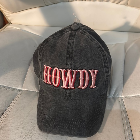 Accessories - New Black 'Howdy' Embroidered Cap